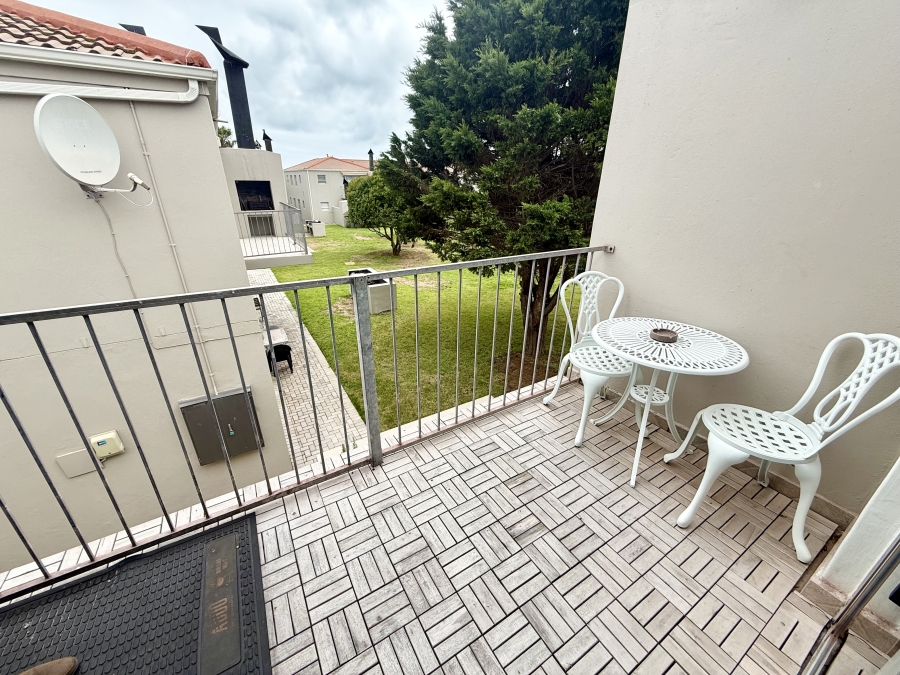 1 Bedroom Property for Sale in Middedorp Western Cape